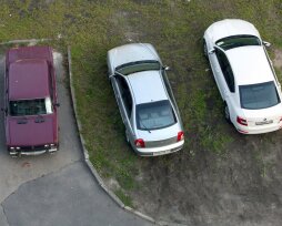 Как обжаловать штраф за парковку на газоне