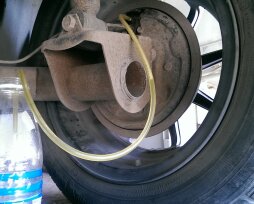 Причины утечки тормозной жидкости заднего колеса на «Ладе Калине»