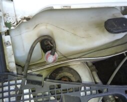 Замена моторчика омывателя Рено Логан — как поменять насос