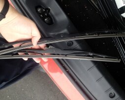 Выбор щеток стеклоочистителя для «Лады Весты»: размер, модель, цена