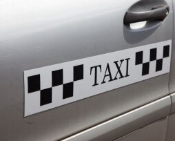 Магнитные наклейки на машину