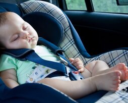 Штрафы ГИБДД за перевозку детей без кресла 2023 — наказание в случае, если ребенок не пристегнут