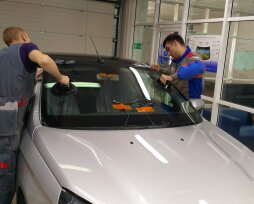 Обогрев лобового стекла на «Весте»: как работает, подключение, цена стекла