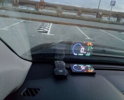 Чем отличается лобовое стекло под проекцию от обычного