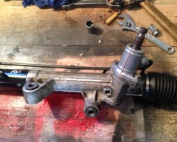 Замена сальника рулевой рейки — правого, левого, бокового, внутреннего, замена без снятия