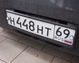 Винты для крепления номера автомобиля к номерной рамке