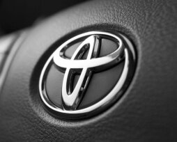 Toyota: История успеха и инноваций