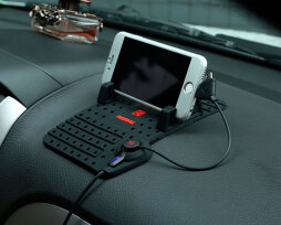 Коврик-держатель телефона на панель авто: 10 лучших моделей