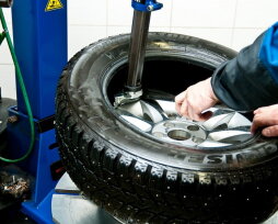 Не балансируется колесо: причины неисправности и возможные способы решения