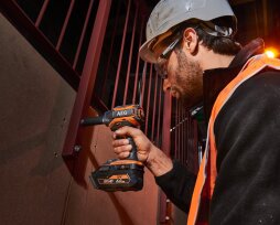 Аккумуляторные гайковерты AEG: правила выбора, характеристики товаров