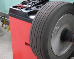 Финишная балансировка колес: необходимая процедура или лишняя трата денег