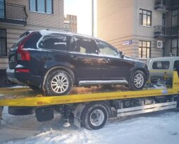 Эвакуаторщик повредил машину — кто оплачивает ущерб