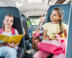 Как перевозить детей в школьном автобусе: правила и требования