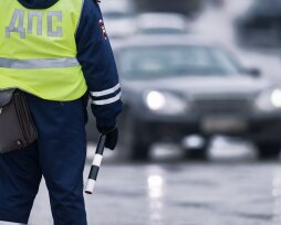 Водитель нарушил ПДД на служебной машине — кто платит штраф