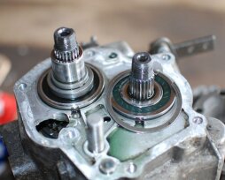 Как правильно смазать  первичный и вторичный вал КПП на «Калине»