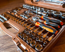 Большие профессиональные наборы инструментов в чемодане для автомобиля: что входит, ТОП-10 лучших