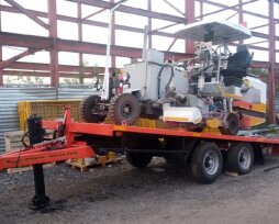 Какой низкорамный трал для перевозки техники приобрести: особенности выбора