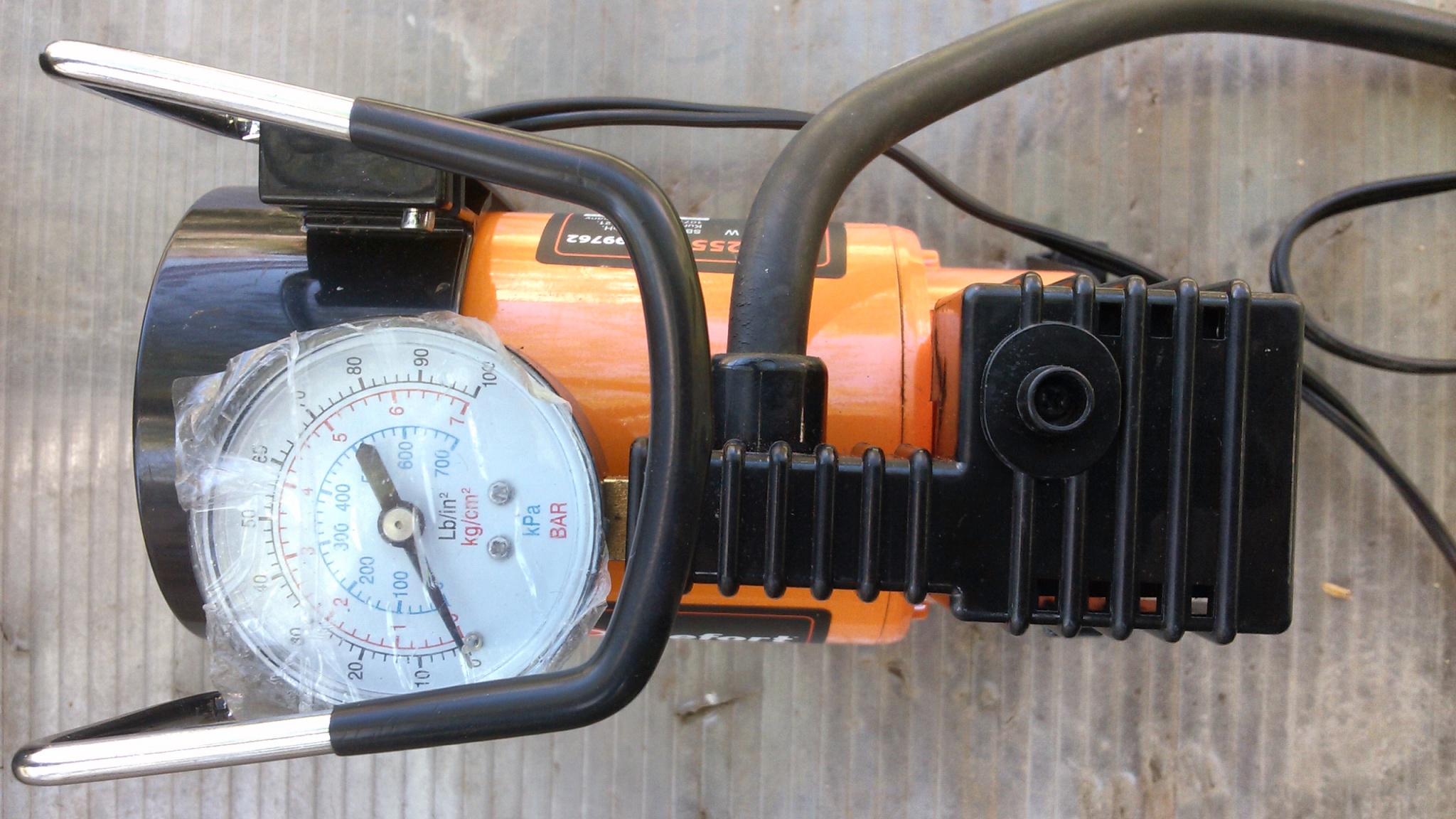 Автомобильный компрессор Defort