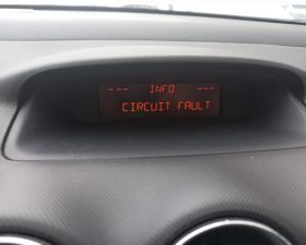 Машина буксовала в снегу, затем начались проблемы с проводкой Машина буксовала в снегу, затем начались проблемы с проводкой