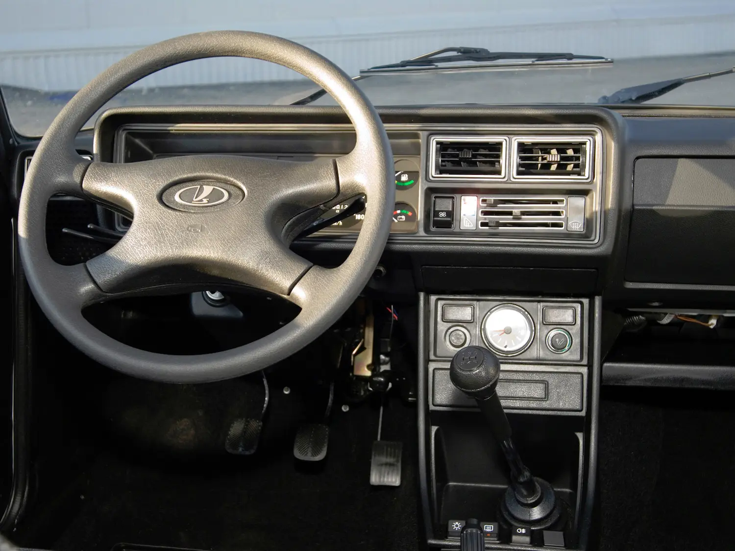 Диагностика, техническое обслуживание рулевого управления автомобиля ВАЗ-2107
