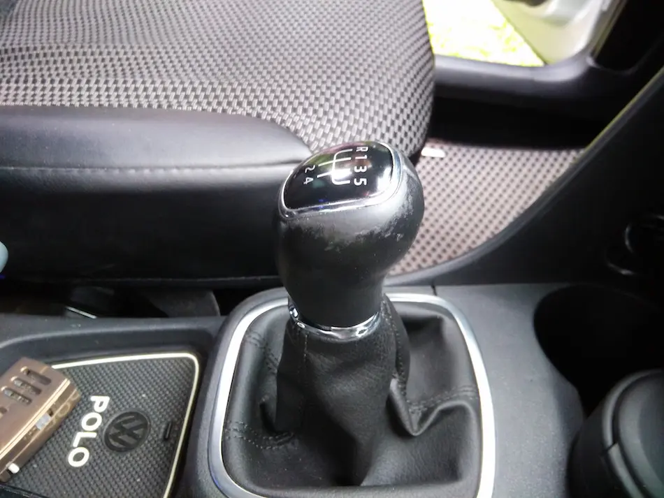Внешний вид ручки КПП на «Фольксваген Поло»