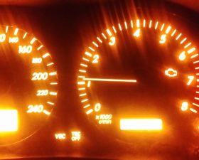 Что делать, если загорелись три контрольные лампы? Что делать, если загорелись три контрольные лампы?