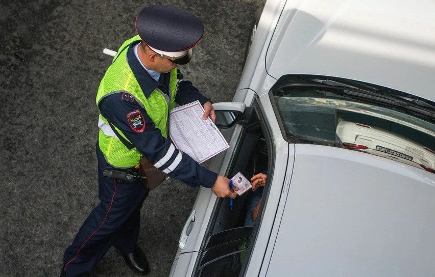 Штраф за вождение на парковке без прав