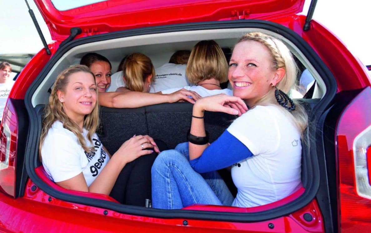 Лишние люди в машине