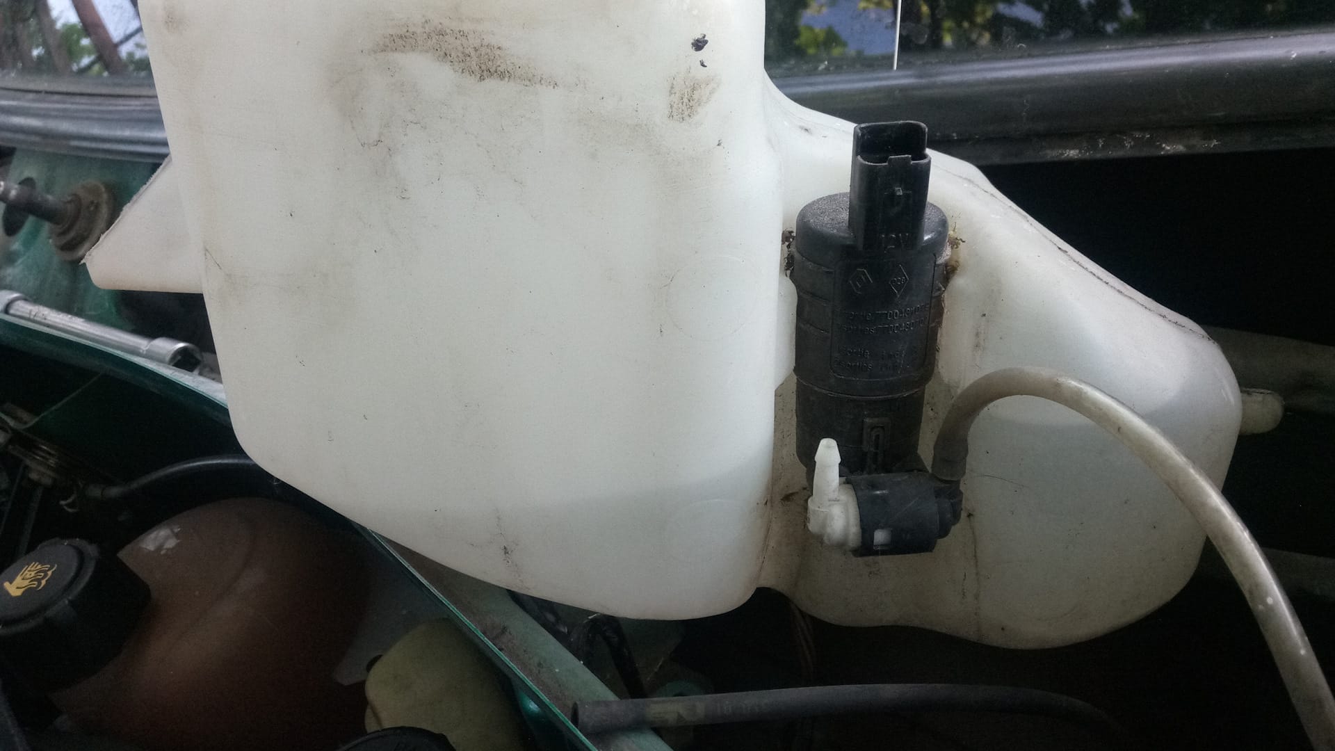 Не работает мотор омывателя лобового стекла Рено Логан