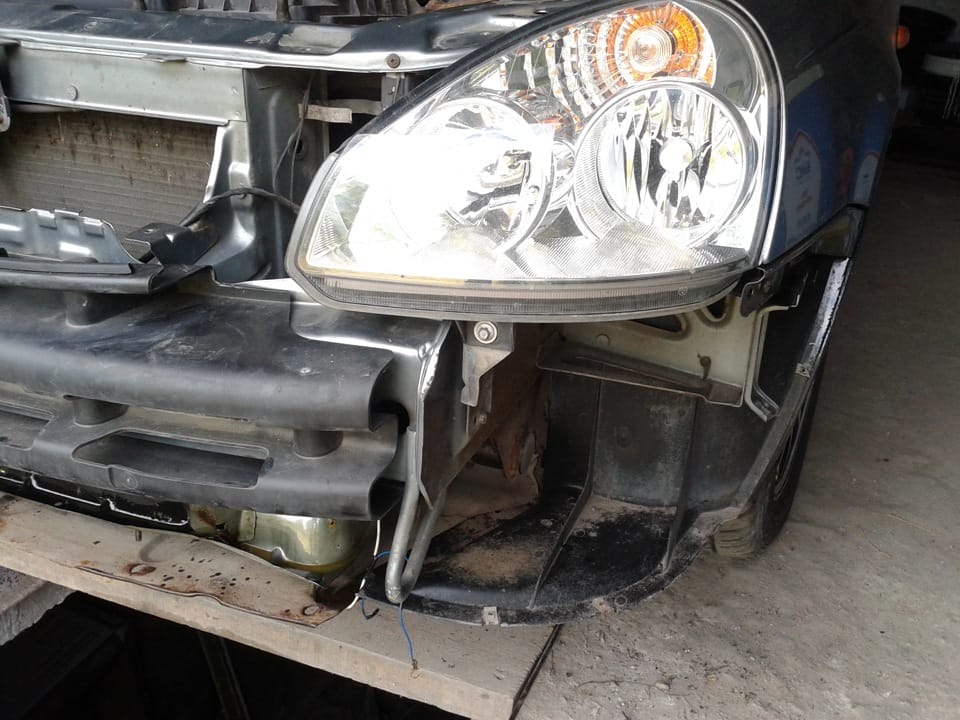 Лада Приора фара в разборе