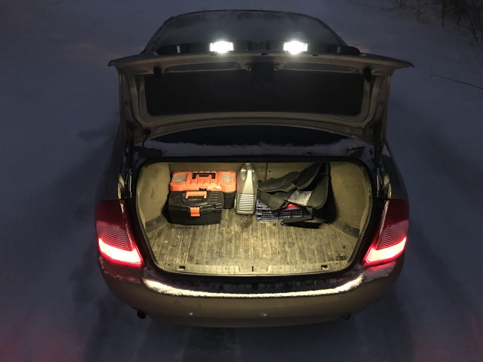 Подсветка в багажнике Лада Калина седан