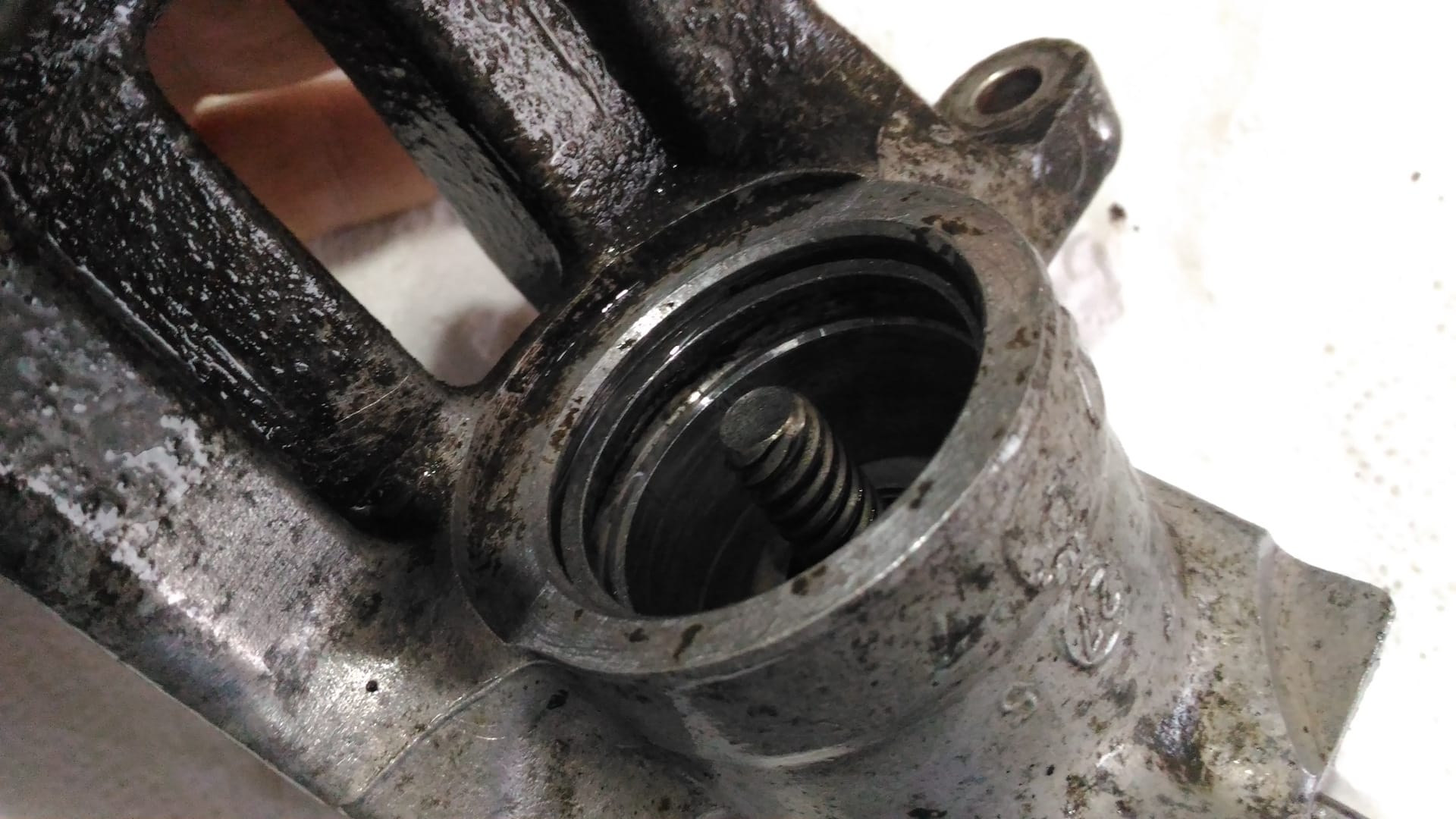 Ремонт заднего суппорта Пассат Б6