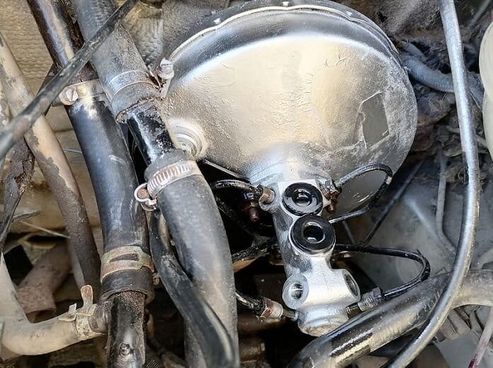 Замена главного тормозного цилиндра Фольксваген Пассат Б5