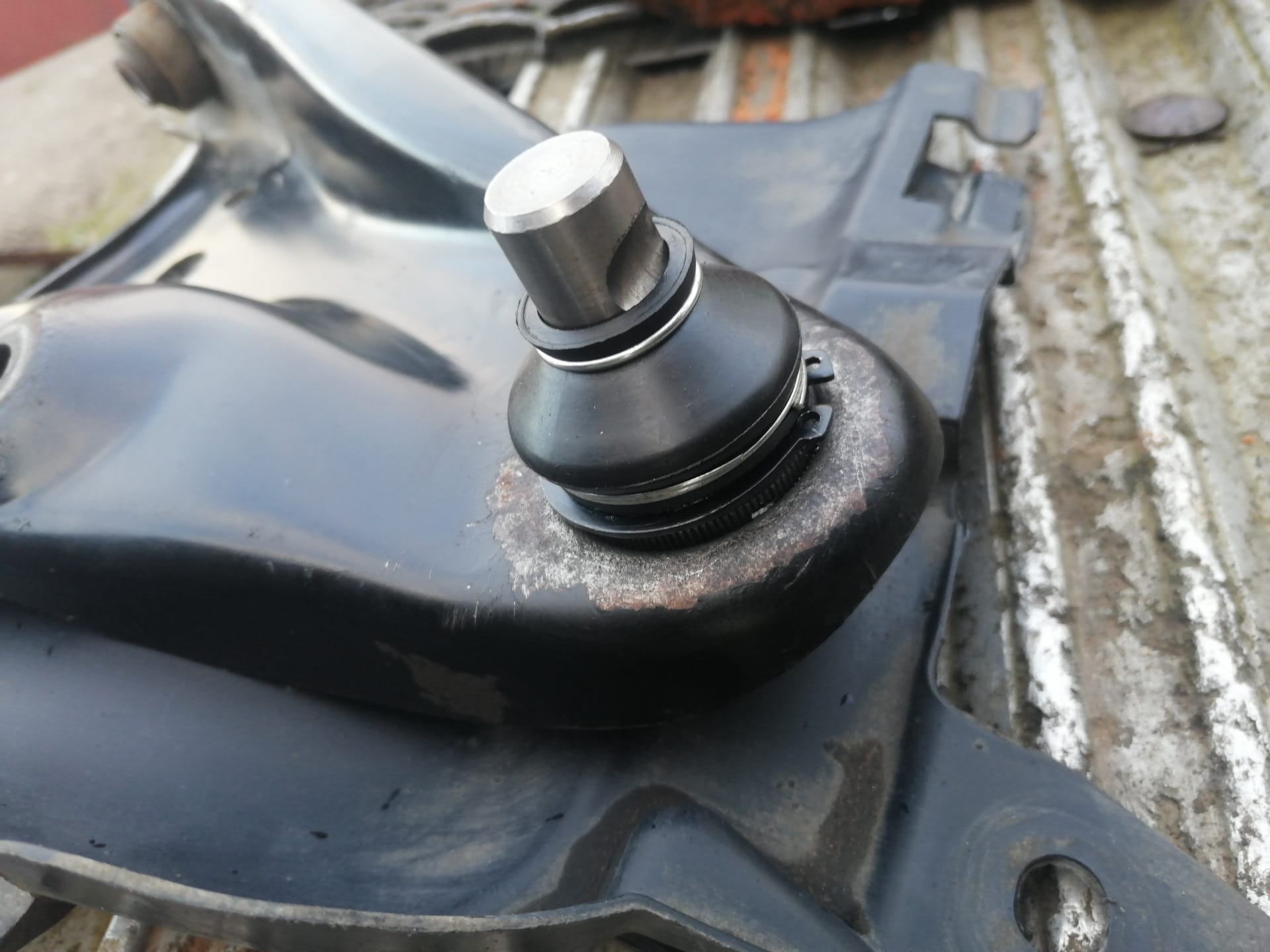 Замена шаровой опоры Nissan Juke