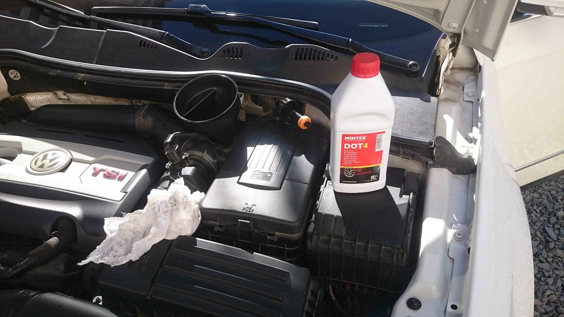 Замена тормозной жидкости Фольксваген Пассат Б7