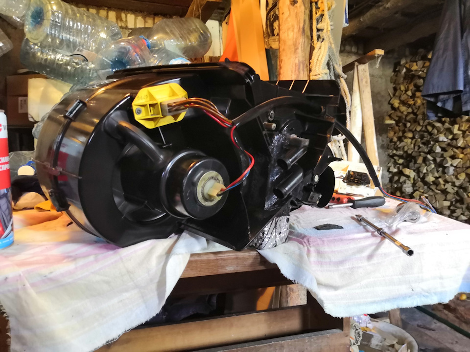 Замена вентилятора печки Ауди 100 С4