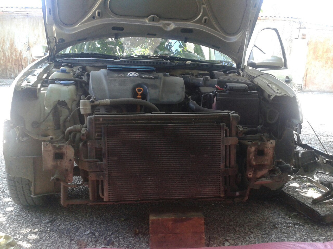 Замена основного радиатора Фольксваген Бора