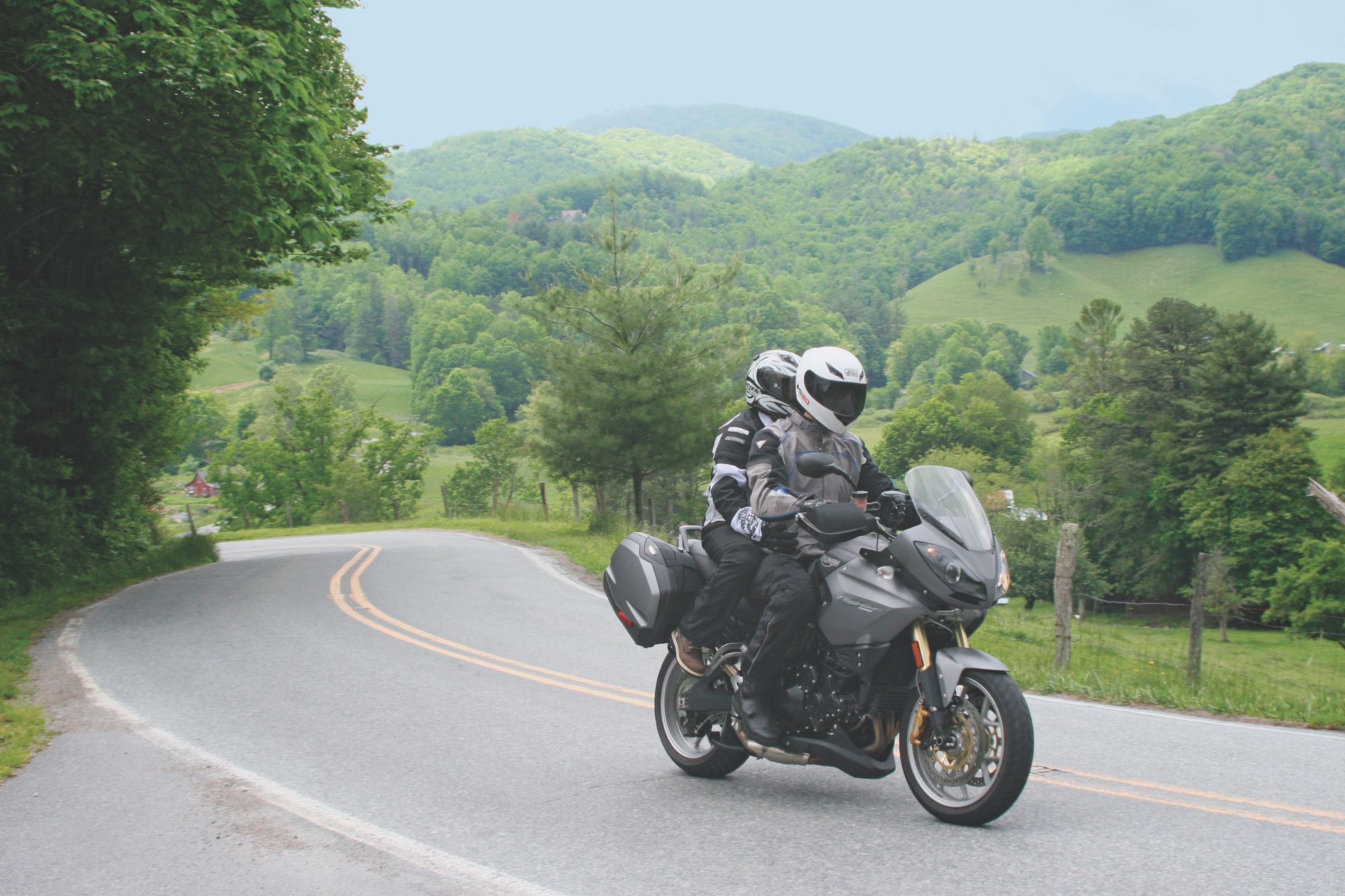 Штраф за езду с пассажиром на мотоцикле без стажа в 2 года