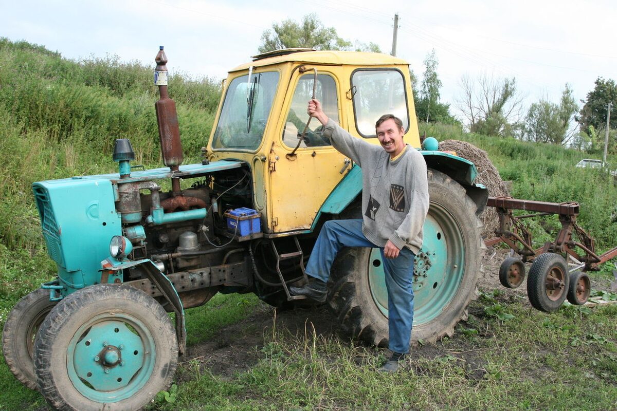 Со скольки лет можно получить тракторные права
