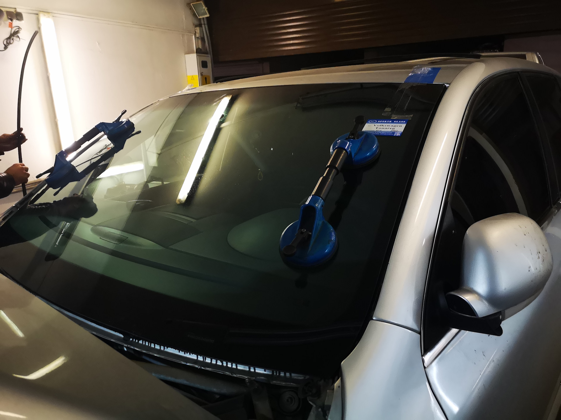 Замена лобового стекла Фольксваген Бора