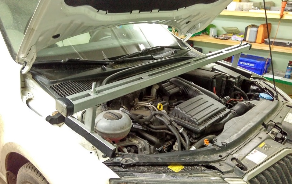 Траверса для вывешивания двигателя